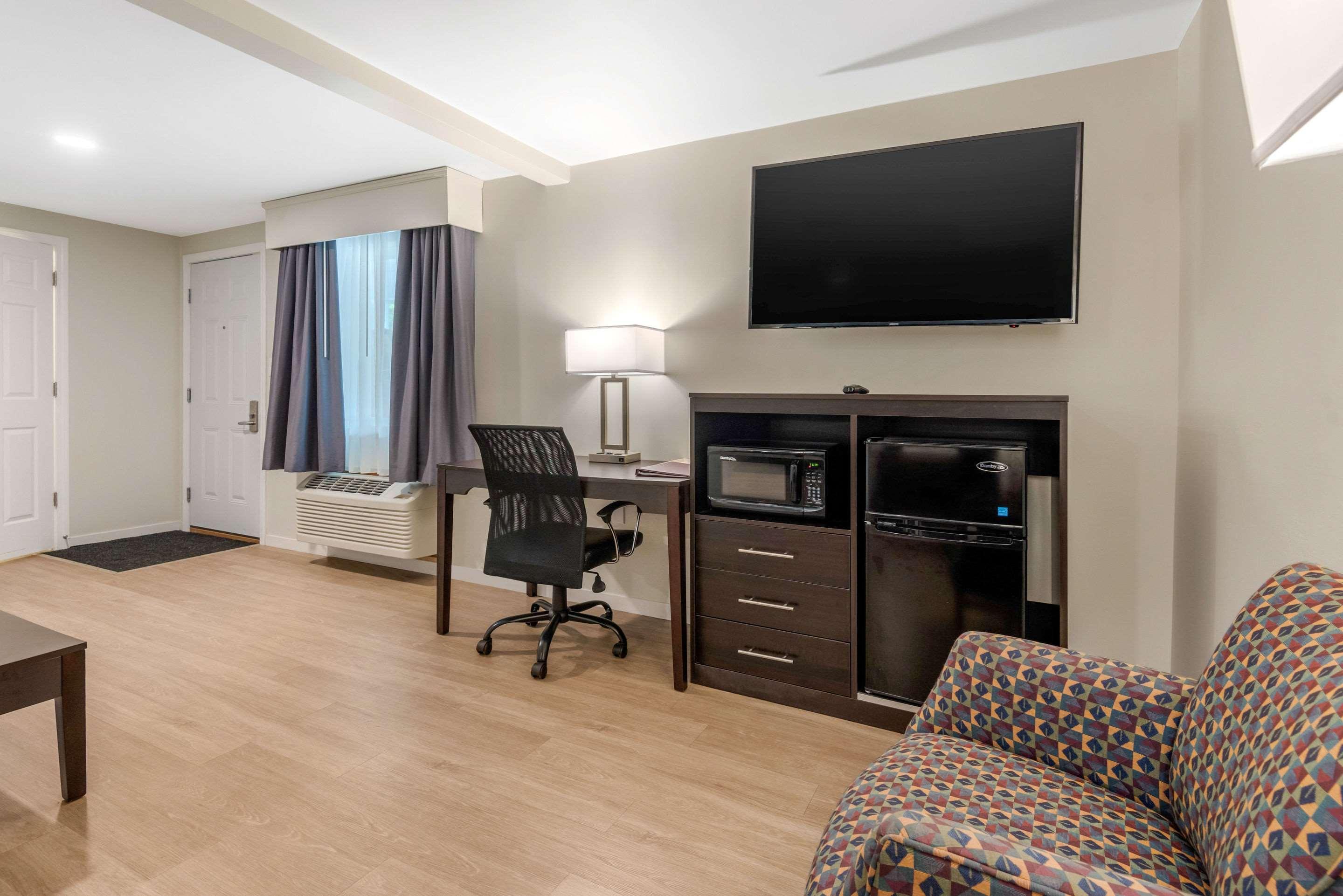 Quality Inn & Suites リンカーン エクステリア 写真