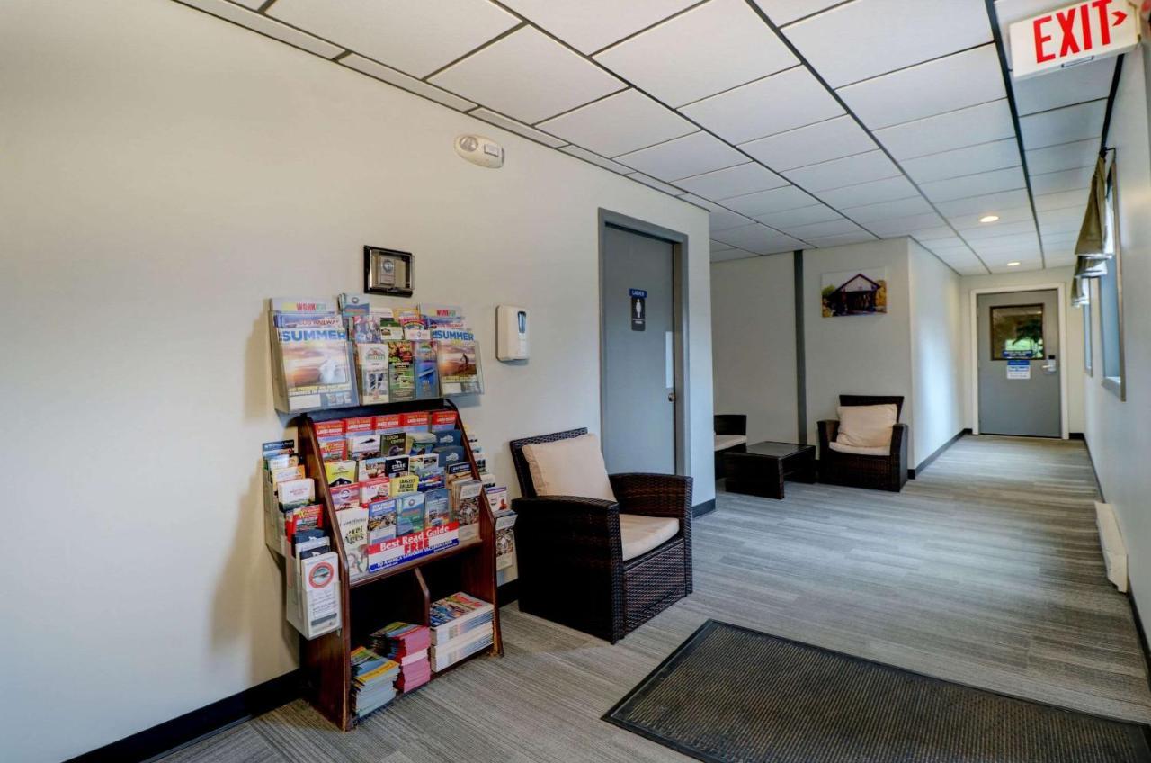 Quality Inn & Suites リンカーン エクステリア 写真