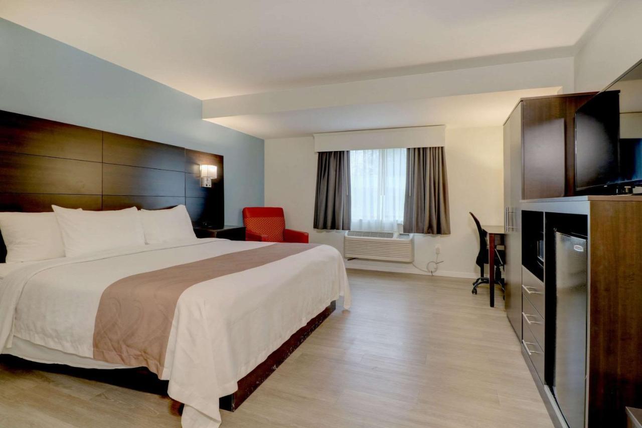 Quality Inn & Suites リンカーン エクステリア 写真