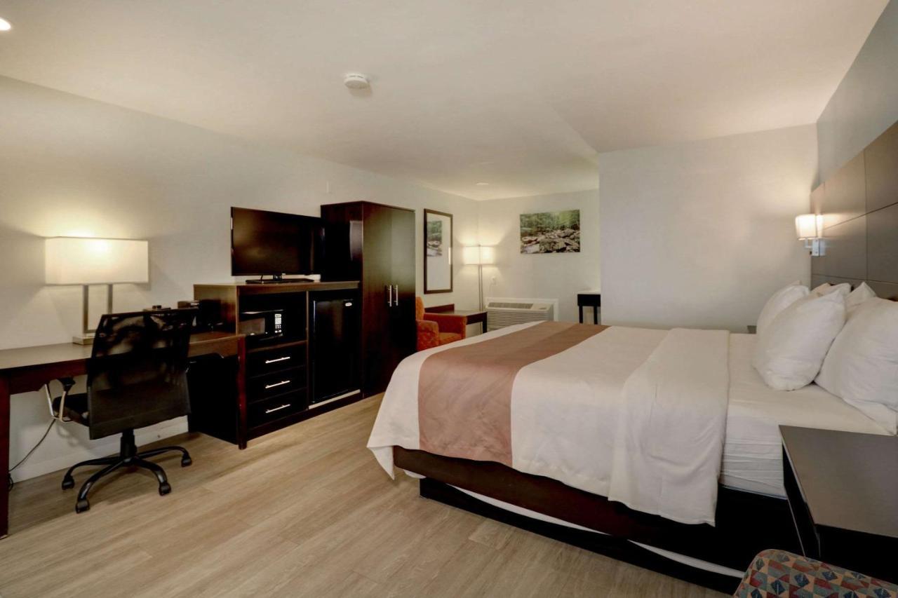 Quality Inn & Suites リンカーン エクステリア 写真
