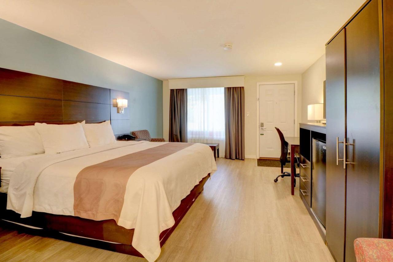 Quality Inn & Suites リンカーン エクステリア 写真